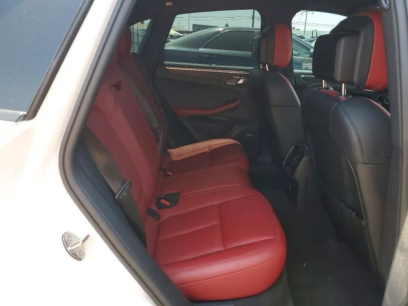 PORSCHE MACAN GTS 2023