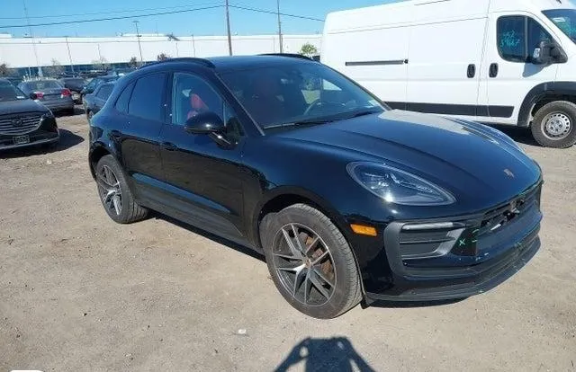 PORSCHE MACAN T 2025