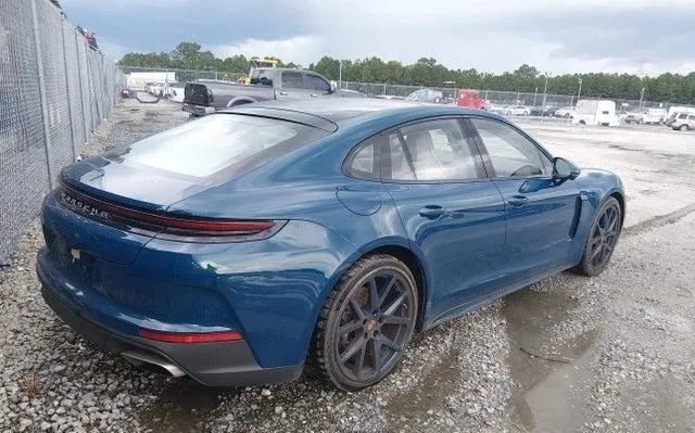 PORSCHE PANAMERA 4 2024