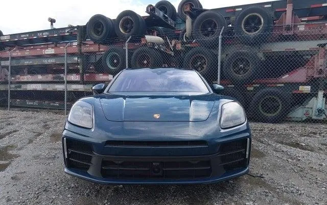 PORSCHE PANAMERA 4 2024