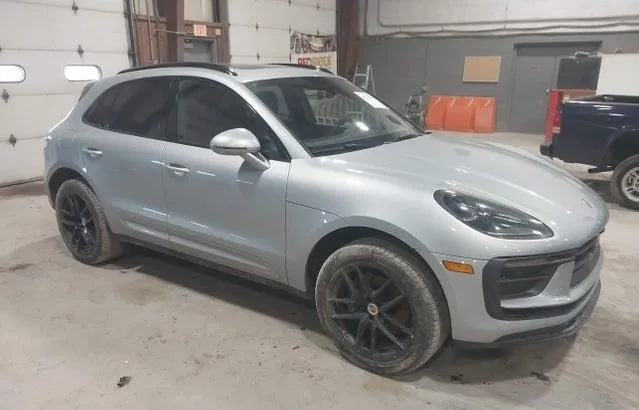 PORSCHE MACAN T 2023