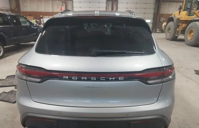 PORSCHE MACAN T 2023