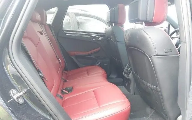 PORSCHE MACAN T 2026