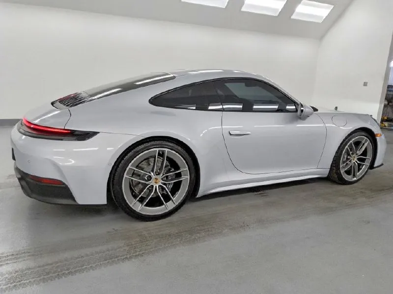 PORSCHE 911 CARRERA 2025