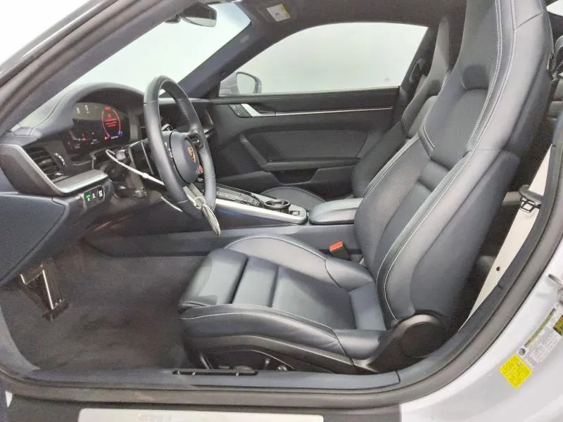 PORSCHE 911 CARRERA 2025
