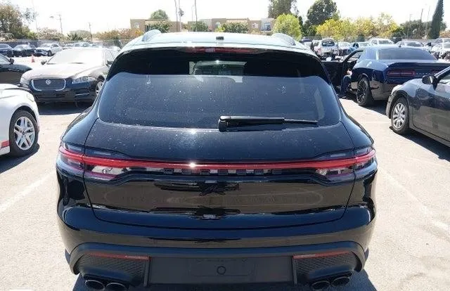 PORSCHE MACAN T 2023