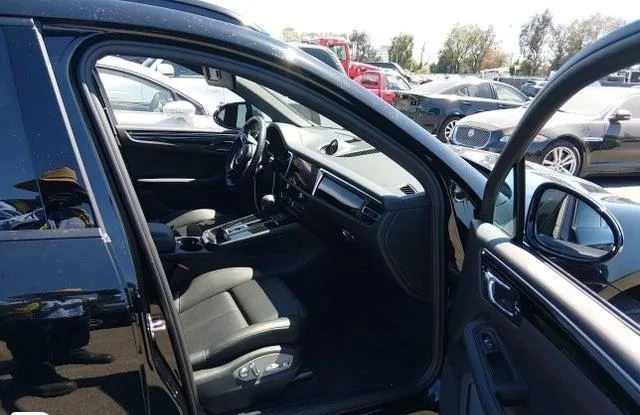 PORSCHE MACAN T 2023