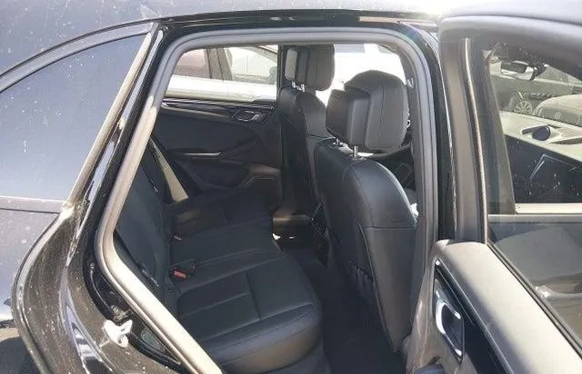 PORSCHE MACAN T 2023