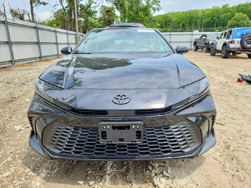 TOYOTA CAMRY SE 2026