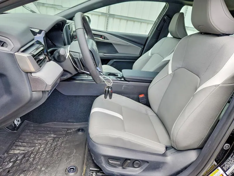 TOYOTA CAMRY SE 2026