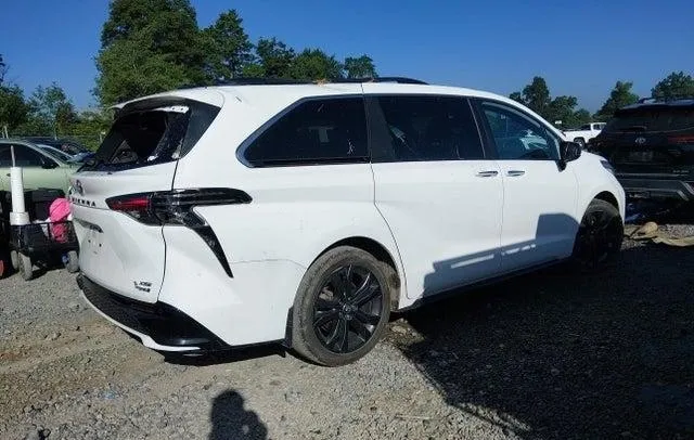 TOYOTA SIENNA XSE 2023