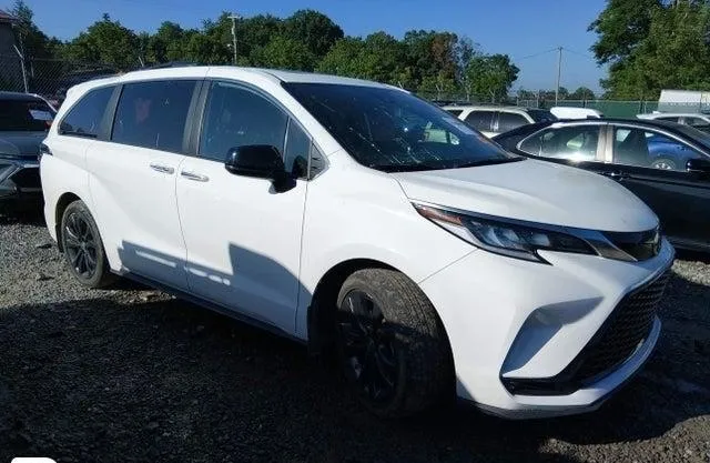 TOYOTA SIENNA XSE 2023