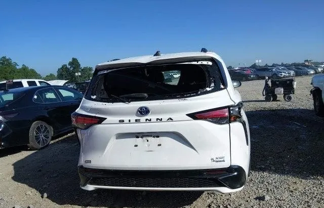 TOYOTA SIENNA XSE 2023