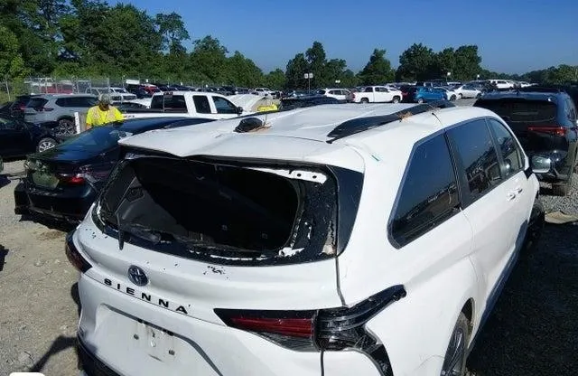 TOYOTA SIENNA XSE 2023