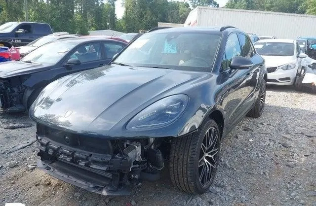 PORSCHE MACAN T 2024