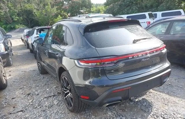 PORSCHE MACAN T 2024