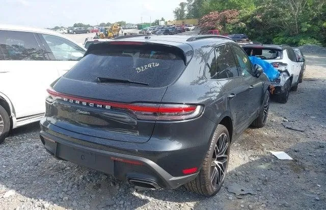 PORSCHE MACAN T 2024