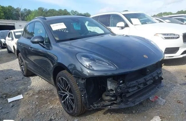 PORSCHE MACAN T 2024
