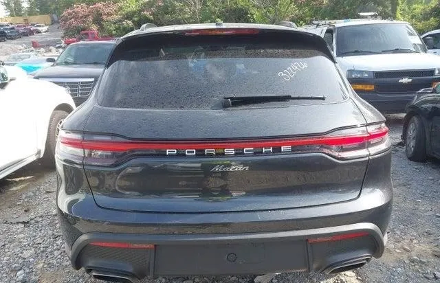 PORSCHE MACAN T 2024