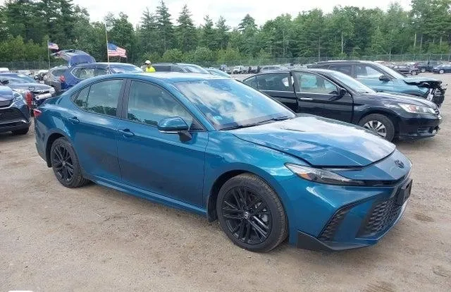 TOYOTA CAMRY SE 2026