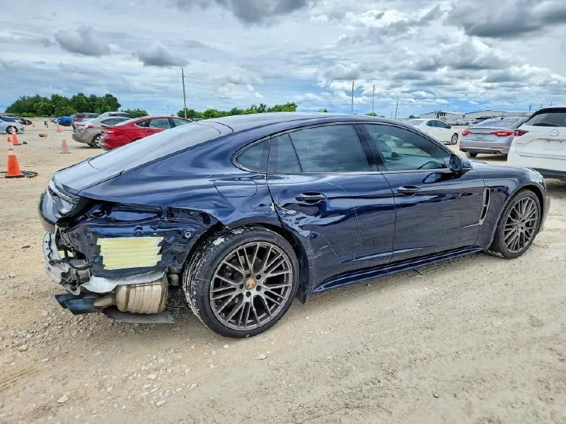 PORSCHE PANAMERA BASE 2022