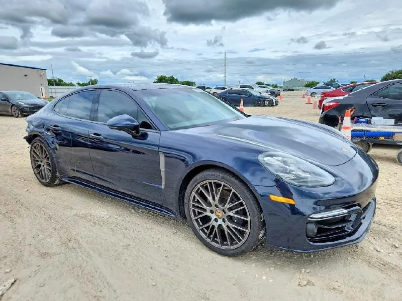 PORSCHE PANAMERA BASE 2022