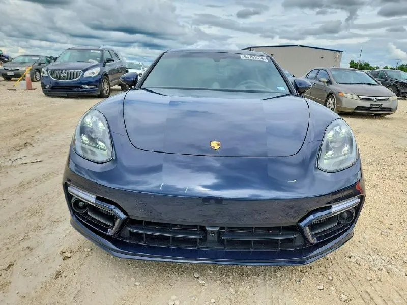 PORSCHE PANAMERA BASE 2022