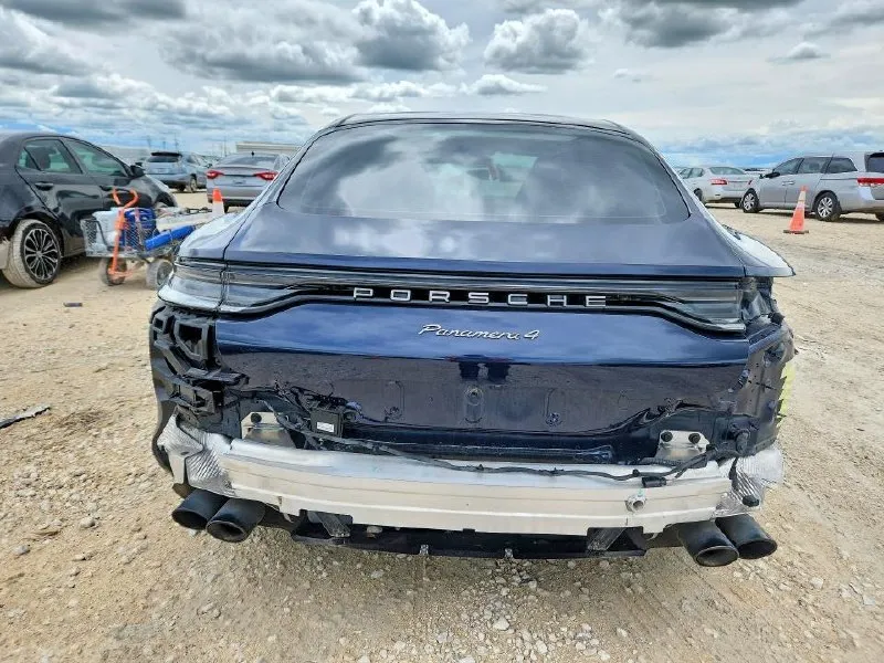 PORSCHE PANAMERA BASE 2022