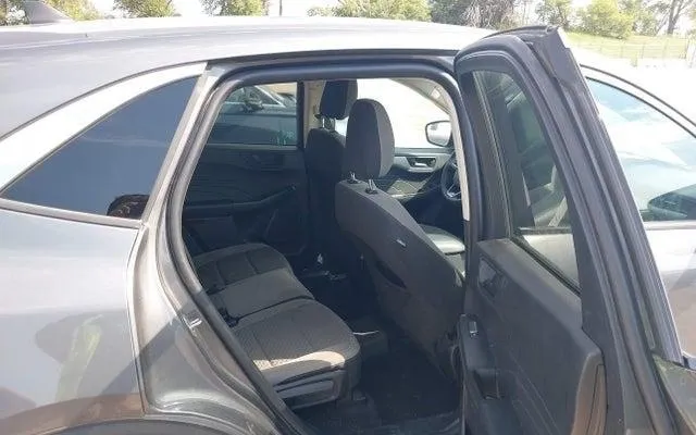 FORD ESCAPE SE 2022