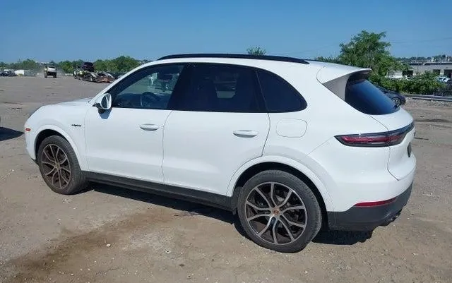 PORSCHE CAYENNE PLATINUM EDITION 2023