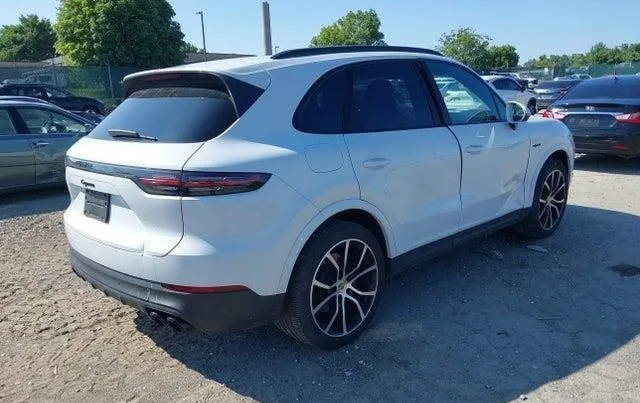 PORSCHE CAYENNE PLATINUM EDITION 2023
