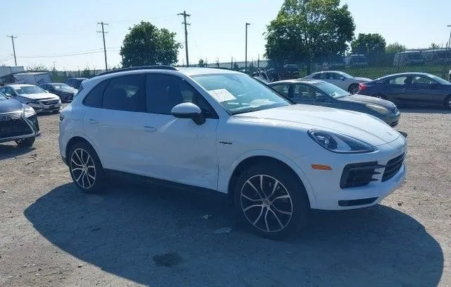 PORSCHE CAYENNE PLATINUM EDITION 2023