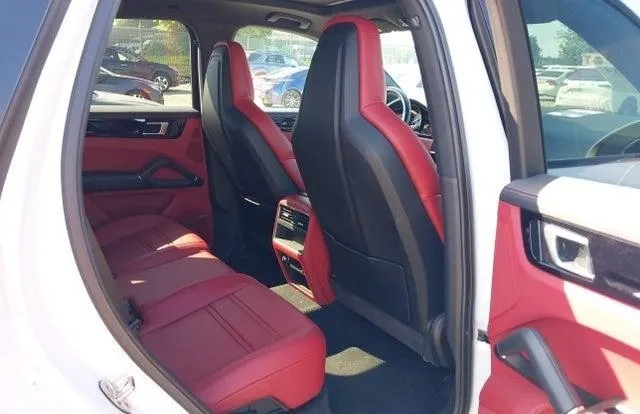 PORSCHE CAYENNE PLATINUM EDITION 2023