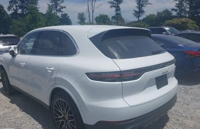PORSCHE CAYENNE PLATINUM EDITION 2022