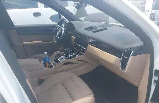 PORSCHE CAYENNE PLATINUM EDITION 2022