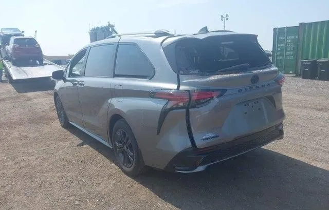 TOYOTA SIENNA XSE 2026