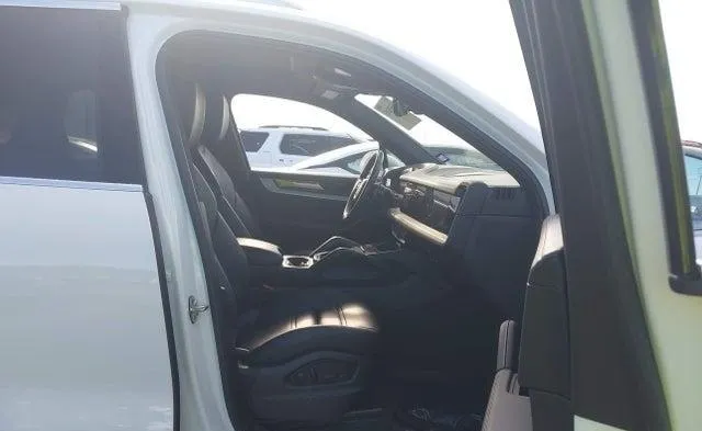 PORSCHE CAYENNE 2024