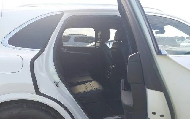 PORSCHE CAYENNE 2024
