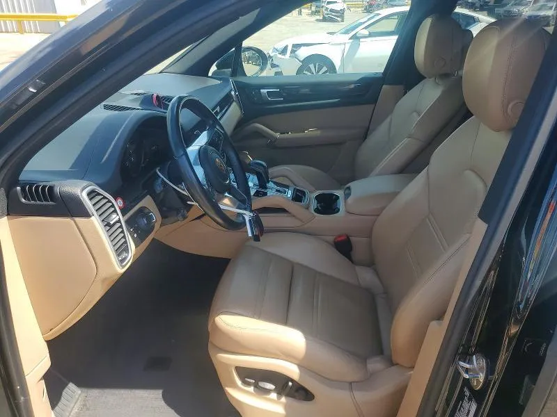PORSCHE CAYENNE BASE 2023