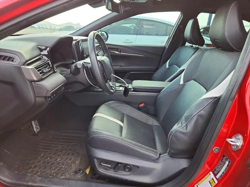 TOYOTA CAMRY SE 2025
