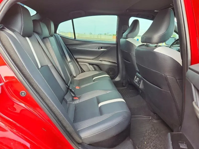 TOYOTA CAMRY SE 2025