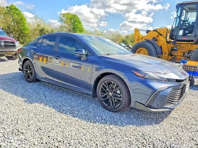 TOYOTA CAMRY SE 2026