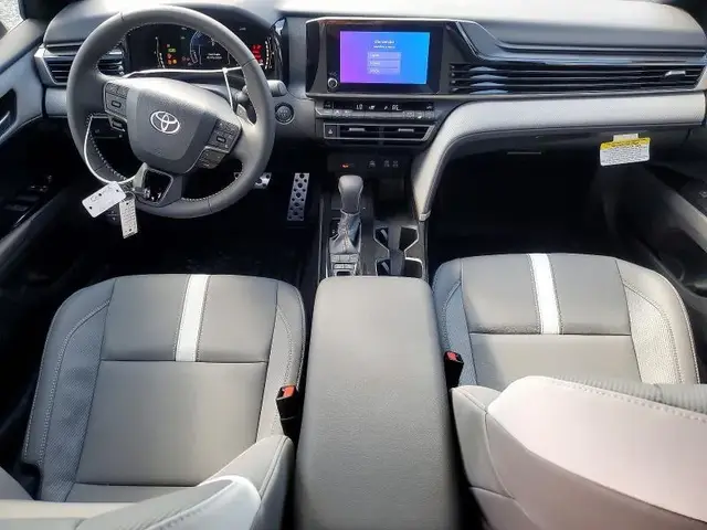 TOYOTA CAMRY SE 2026