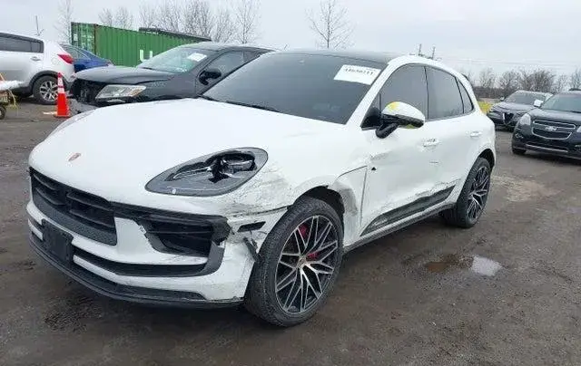 PORSCHE MACAN T 2024