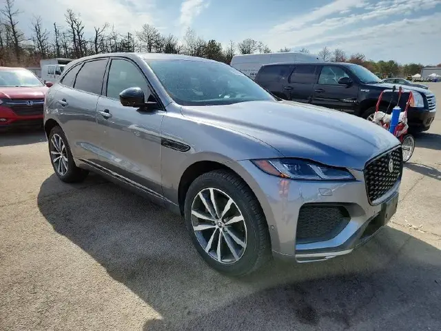 JAGUAR F-PACE 2024