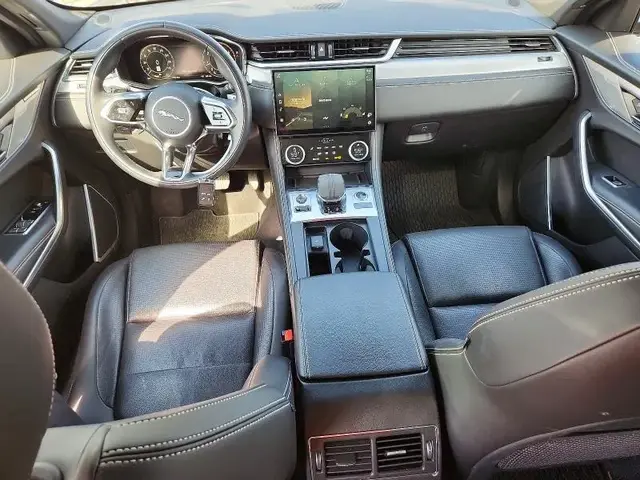 JAGUAR F-PACE 2024