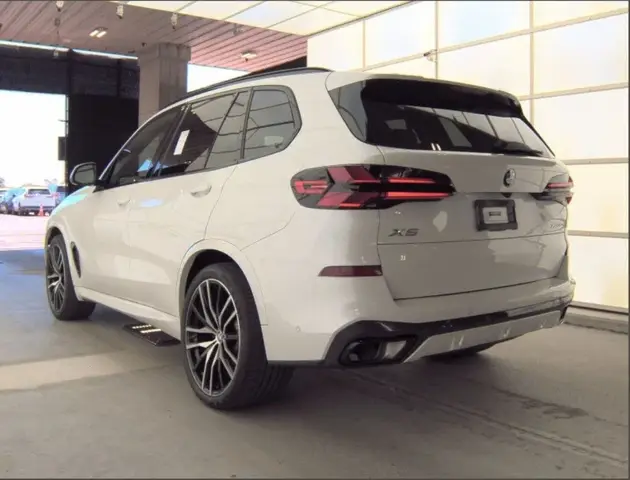 BMW X5 SPORTS ACTIVITY VEHICLE 2024