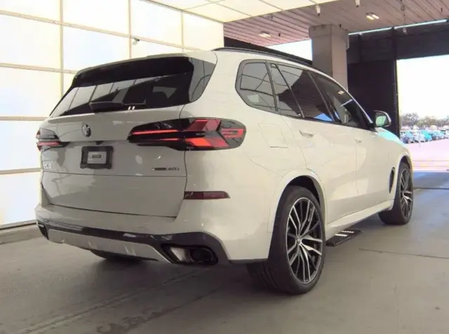 BMW X5 SPORTS ACTIVITY VEHICLE 2024
