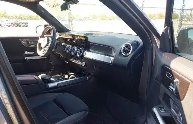 MERCEDES-BENZ GLB250 2023