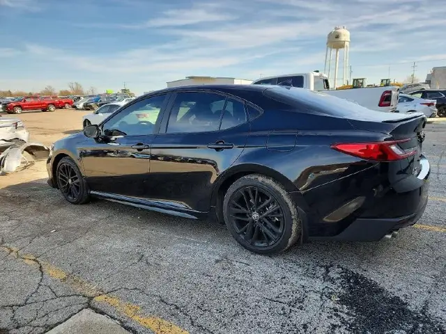TOYOTA CAMRY SE 2026